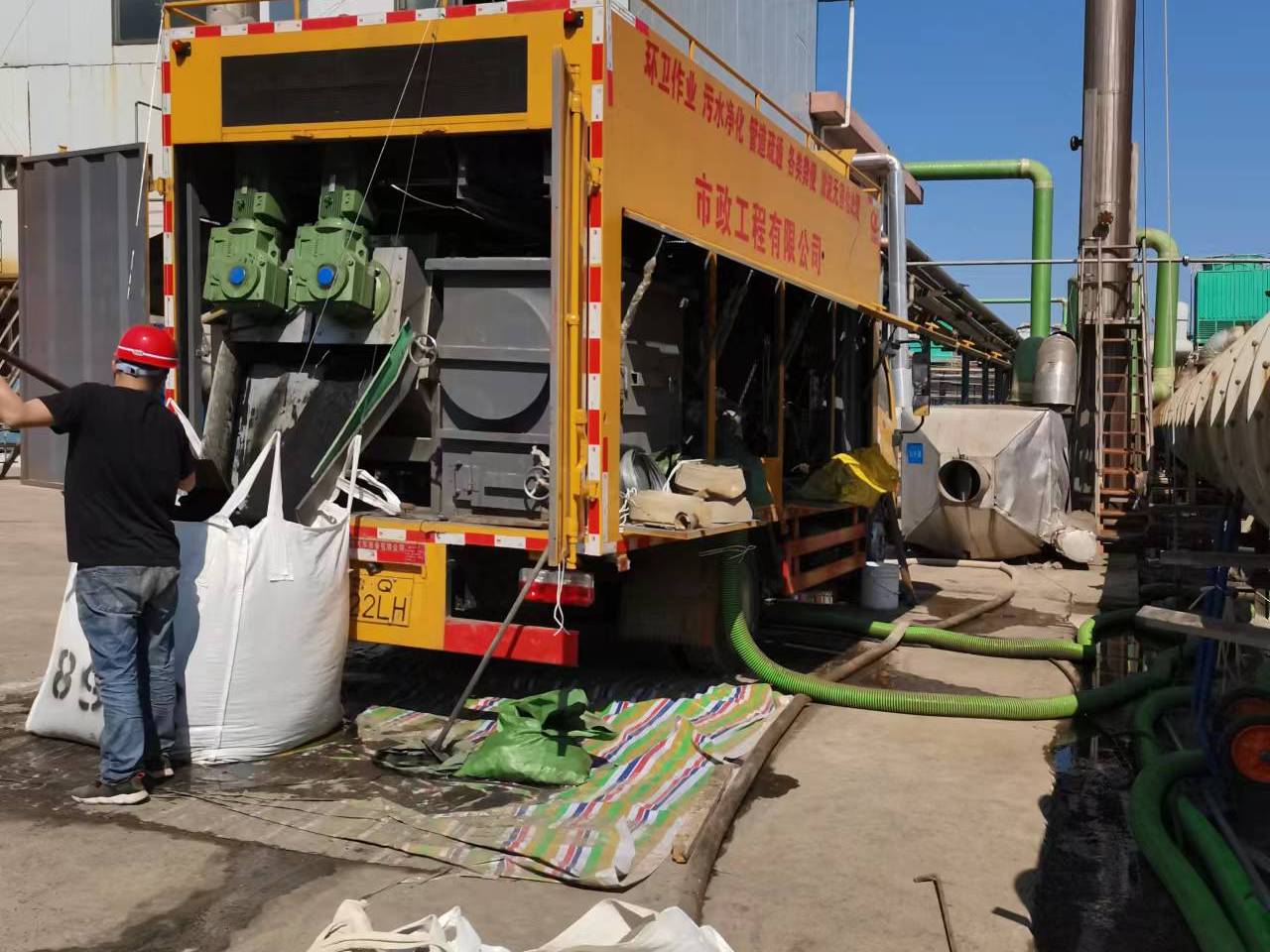 湘阴淤泥压干处理